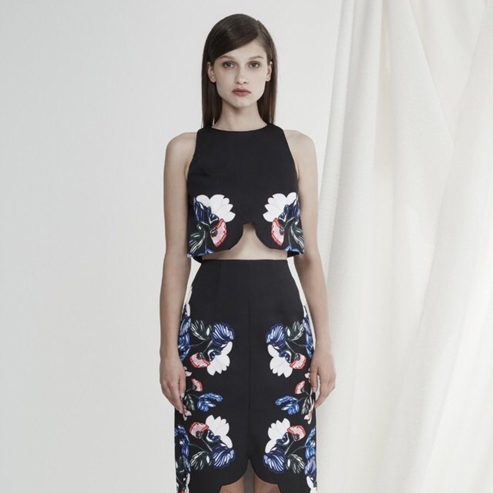 Keepsake scallop crop top